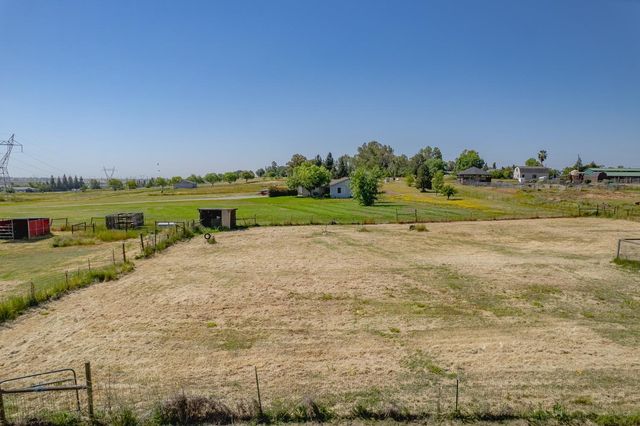 3218 Las Quintas Way, Marysville, CA 95901