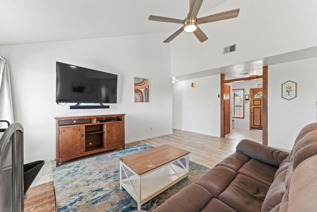 3218 Las Quintas Way, Marysville, CA 95901