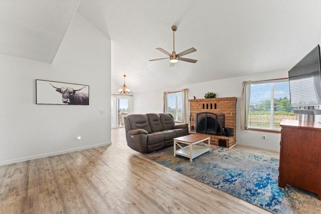 3218 Las Quintas Way, Marysville, CA 95901