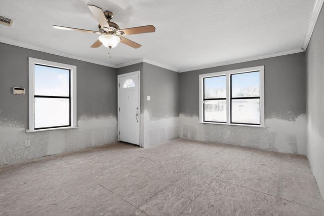 712 E Peach Street, Angleton, TX 77515