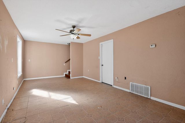 712 E Peach Street, Angleton, TX 77515