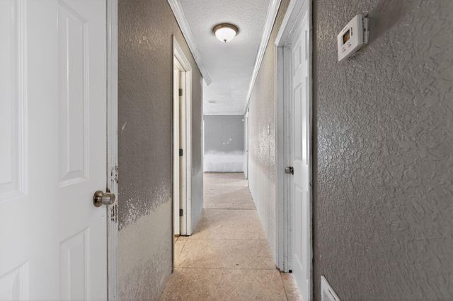 712 E Peach Street, Angleton, TX 77515