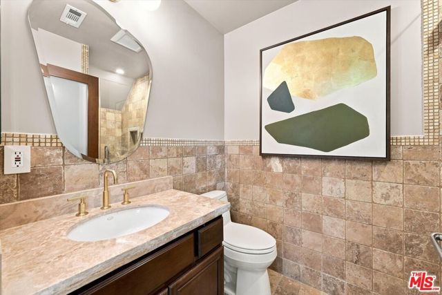 1153 N Formosa Avenue 2, West Hollywood, CA 90046