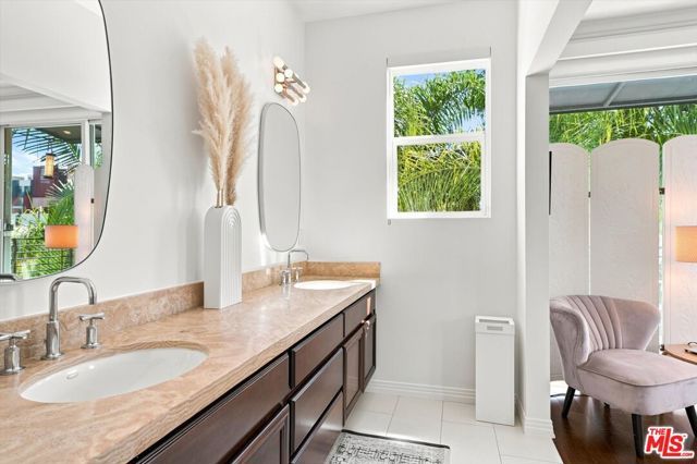 1153 N Formosa Avenue 2, West Hollywood, CA 90046