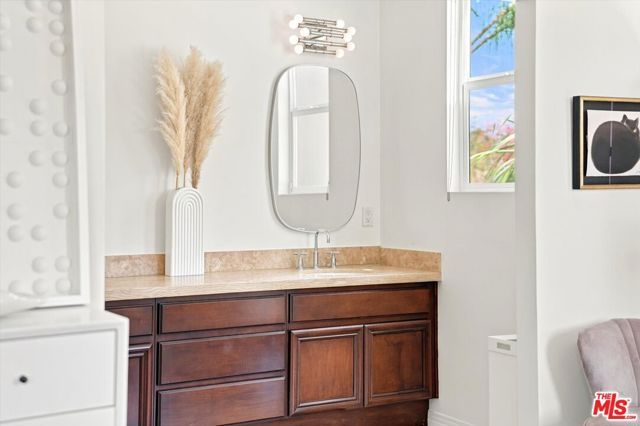 1153 N Formosa Avenue 2, West Hollywood, CA 90046