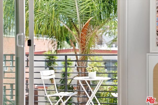 1153 N Formosa Avenue 2, West Hollywood, CA 90046