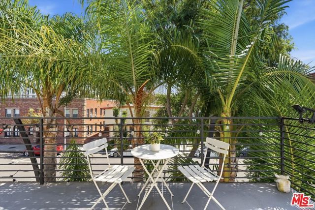 1153 N Formosa Avenue 2, West Hollywood, CA 90046