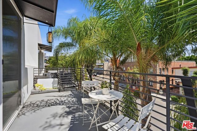 1153 N Formosa Avenue 2, West Hollywood, CA 90046