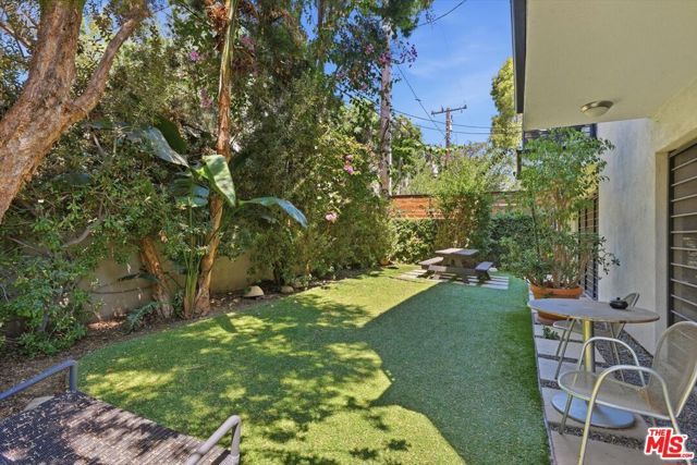 1153 N Formosa Avenue 2, West Hollywood, CA 90046