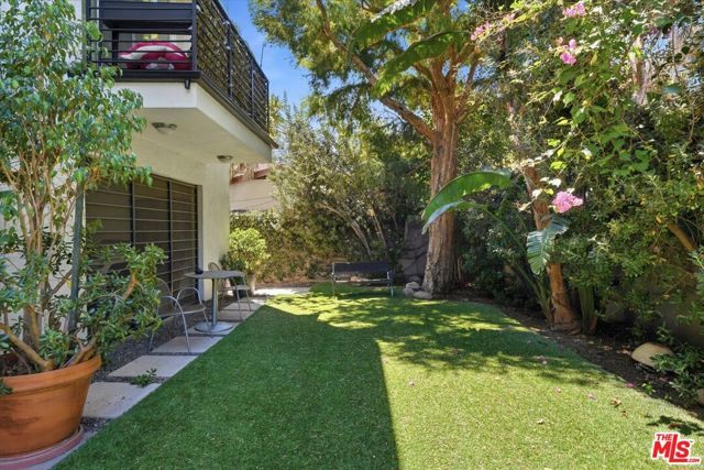 1153 N Formosa Avenue 2, West Hollywood, CA 90046