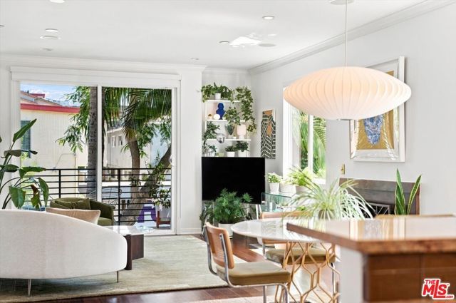 1153 N Formosa Avenue 2, West Hollywood, CA 90046