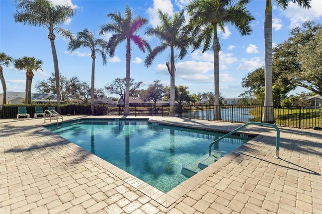 526 CATALINA ISLES CIRCLE, Venice, FL 34292