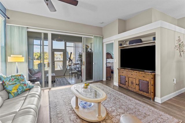 526 CATALINA ISLES CIRCLE, Venice, FL 34292