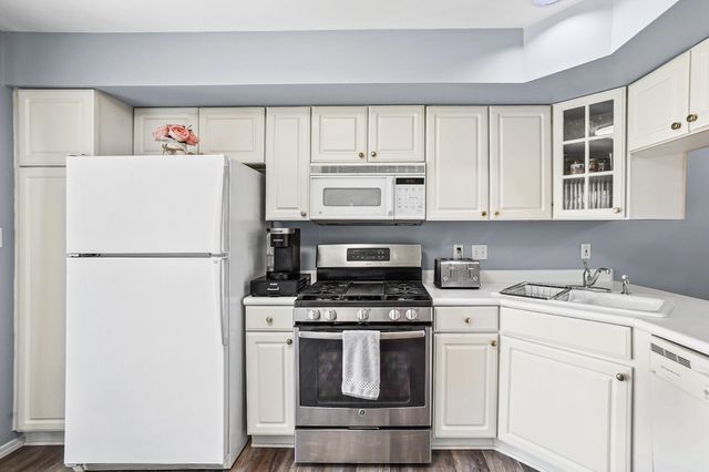2315 Deerpath Drive W, Schererville, IN 46375
