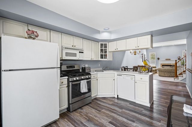 2315 Deerpath Drive W, Schererville, IN 46375