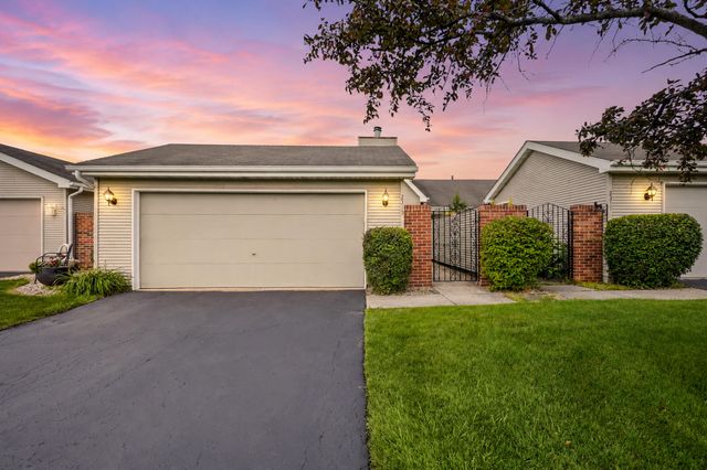 2315 Deerpath Drive W, Schererville, IN 46375