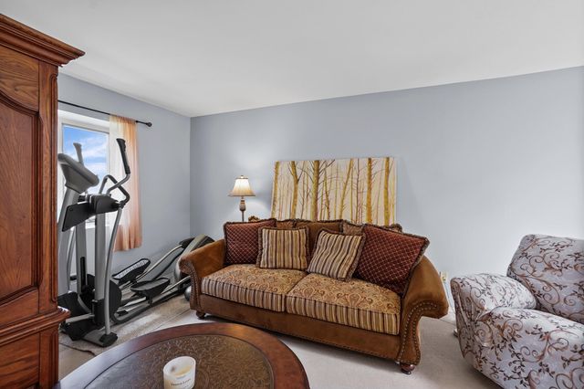 2315 Deerpath Drive W, Schererville, IN 46375