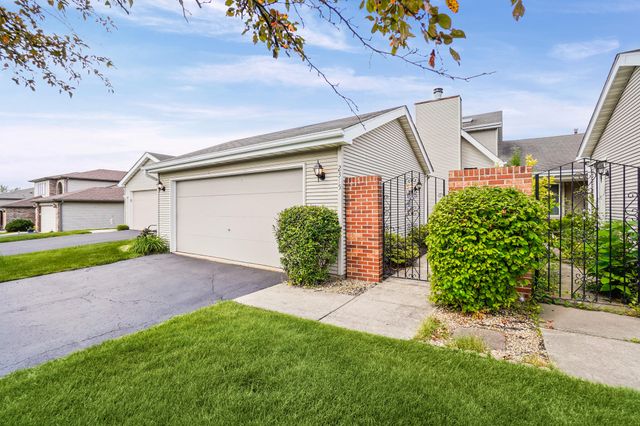 2315 Deerpath Drive W, Schererville, IN 46375