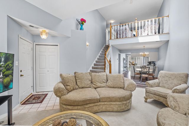 2315 Deerpath Drive W, Schererville, IN 46375