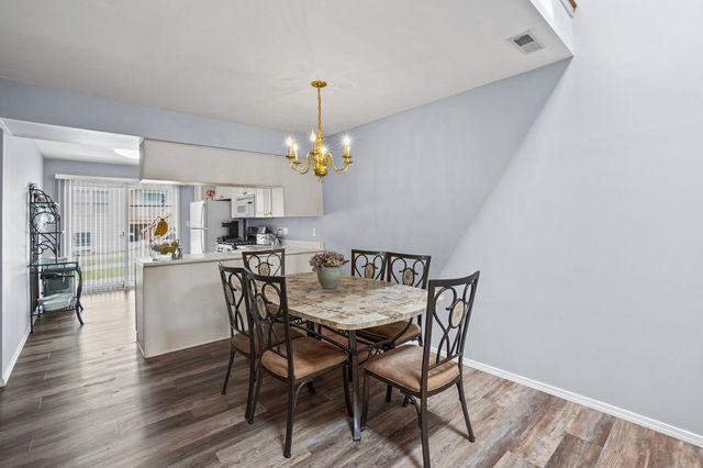2315 Deerpath Drive W, Schererville, IN 46375
