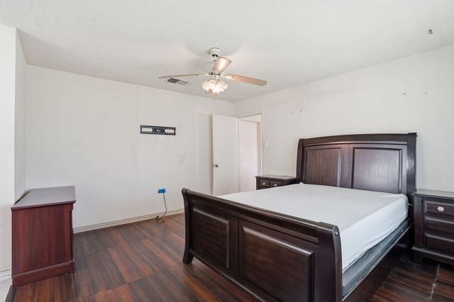17311 Edgehaven Drive, Houston, TX 77489