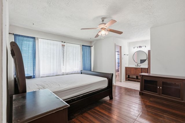 17311 Edgehaven Drive, Houston, TX 77489