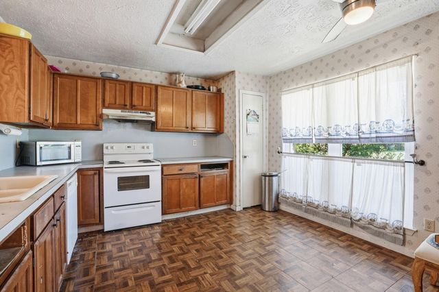 17311 Edgehaven Drive, Houston, TX 77489