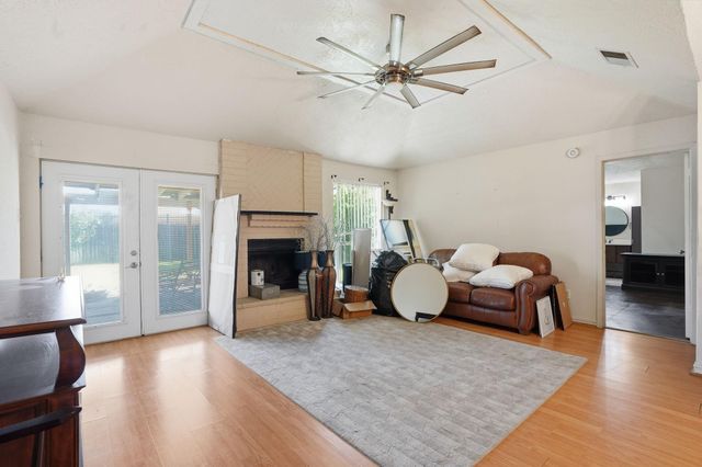 17311 Edgehaven Drive, Houston, TX 77489