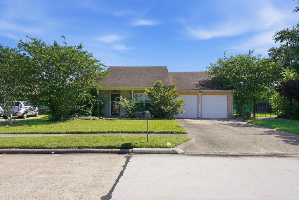 17311 Edgehaven Drive, Houston, TX 77489