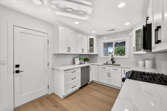 2673 Elliot Street, Santa Clara, CA 95051