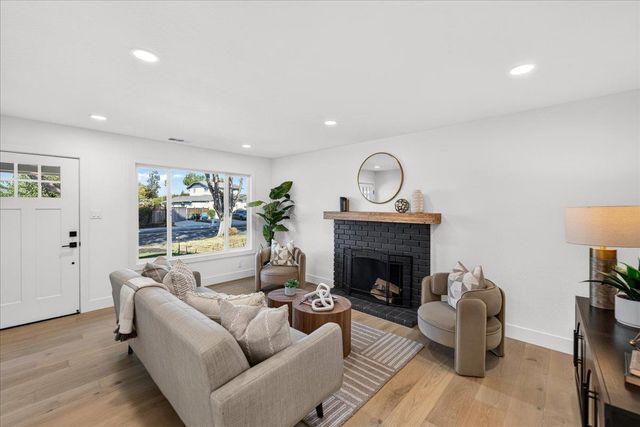 2673 Elliot Street, Santa Clara, CA 95051