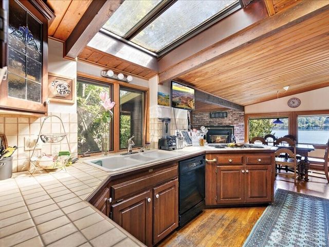 6418 E Mercer Way, Mercer Island, WA 98040
