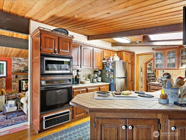 6418 E Mercer Way, Mercer Island, WA 98040