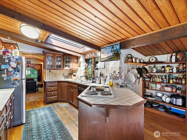 6418 E Mercer Way, Mercer Island, WA 98040