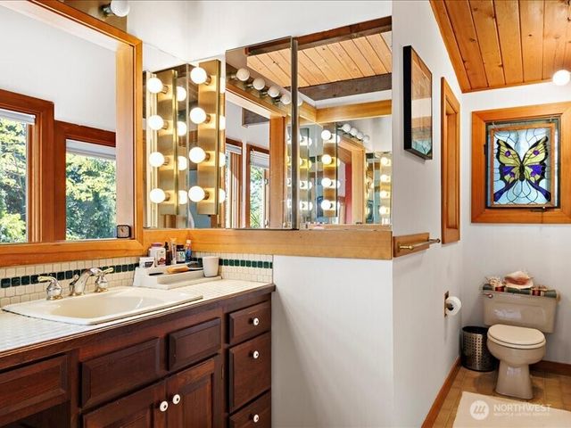 6418 E Mercer Way, Mercer Island, WA 98040