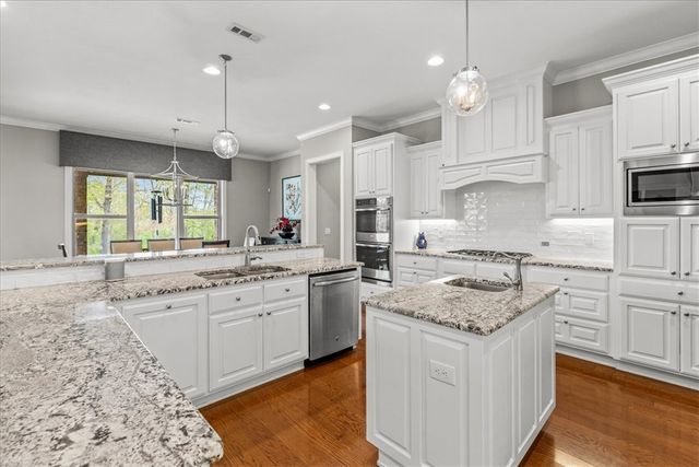 1484 Le Chesnay Drive, Centerton, AR 72719