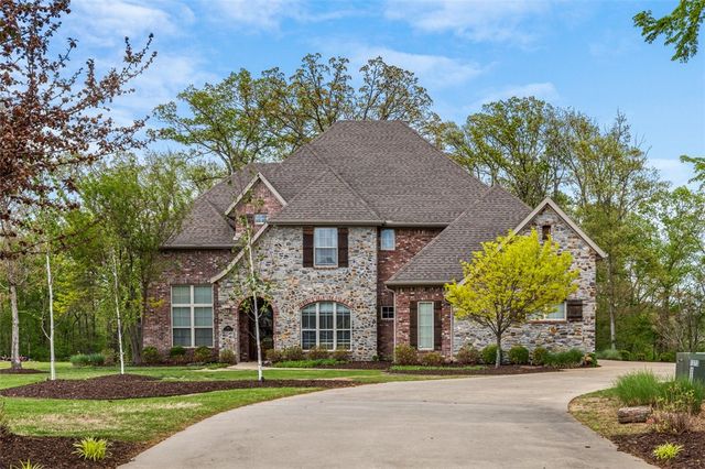 1484 Le Chesnay Drive, Centerton, AR 72719