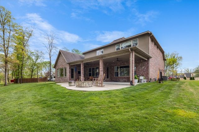 1484 Le Chesnay Drive, Centerton, AR 72719