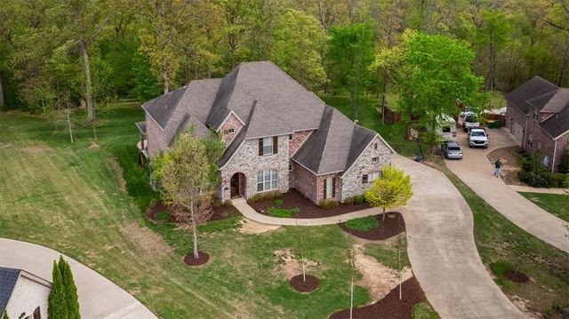 1484 Le Chesnay Drive, Centerton, AR 72719