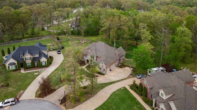 1484 Le Chesnay Drive, Centerton, AR 72719