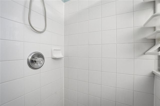 3960 Medlock Park Drive, Snellville, GA 30039