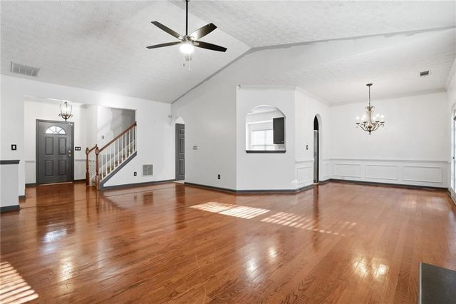 3960 Medlock Park Drive, Snellville, GA 30039