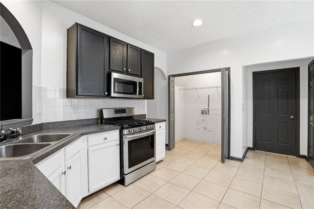 3960 Medlock Park Drive, Snellville, GA 30039