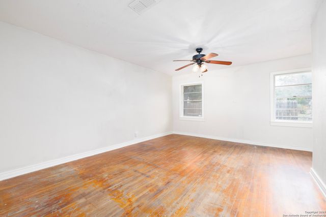 4542 lord, San Antonio, TX 78220