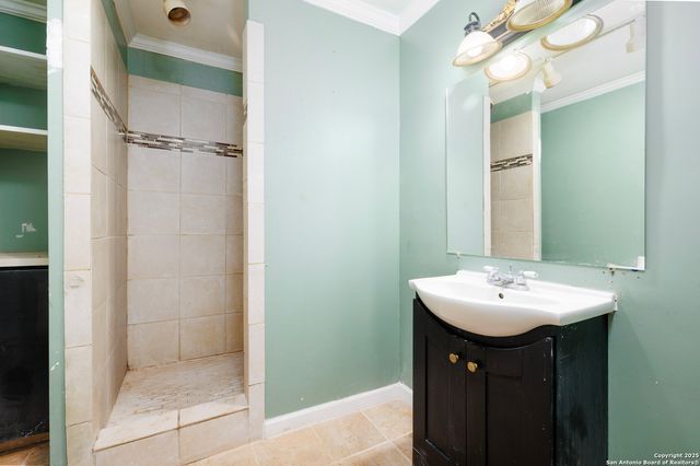 4542 lord, San Antonio, TX 78220