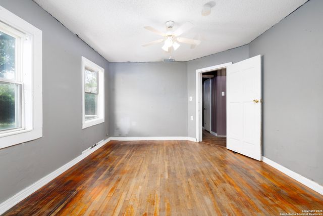4542 lord, San Antonio, TX 78220