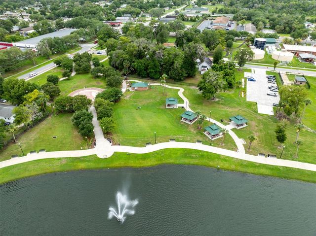 580 LAKEVIEW AVENUE, Orange City, FL 32763