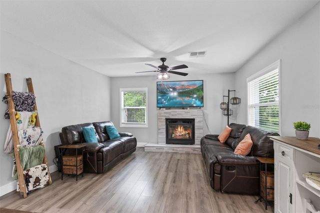 580 LAKEVIEW AVENUE, Orange City, FL 32763