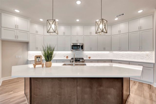 748 Shinnery Oak Way, Waxahachie, TX 75165