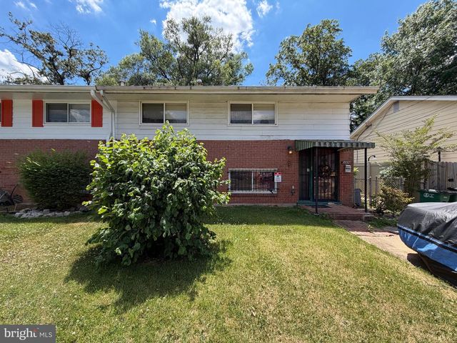 800 BOOKER DR, Capitol Heights, MD 20743